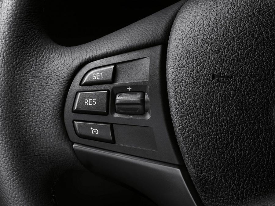  BMW 3-Series 2012 года  (фото 70 из 191)